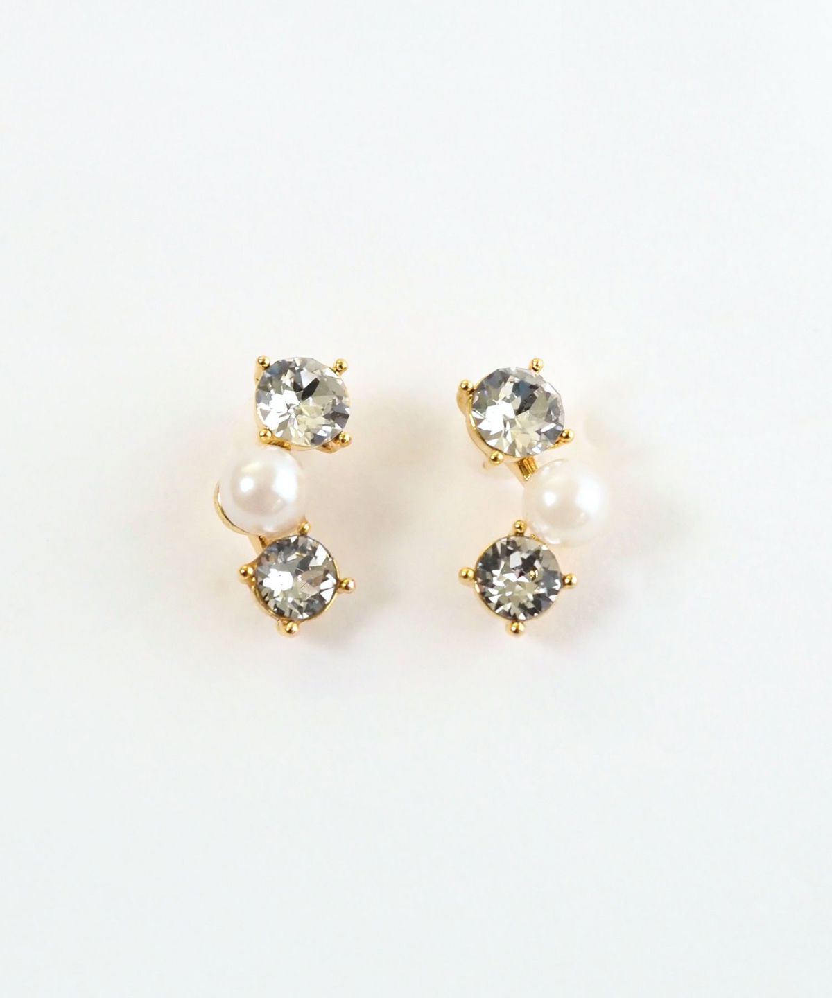 トリプルビジューK18ポストピアス