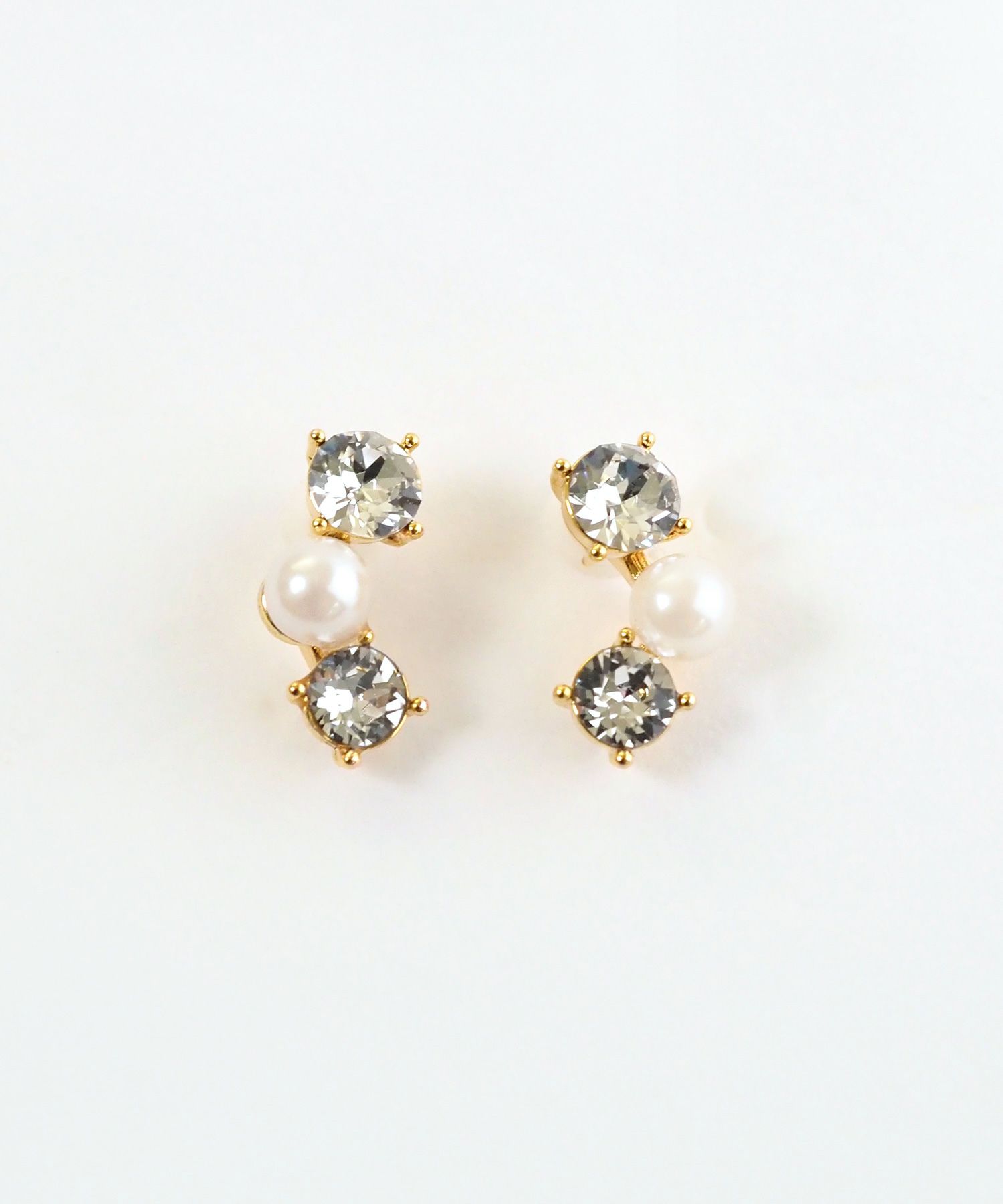 トリプルビジューK18ポストピアス