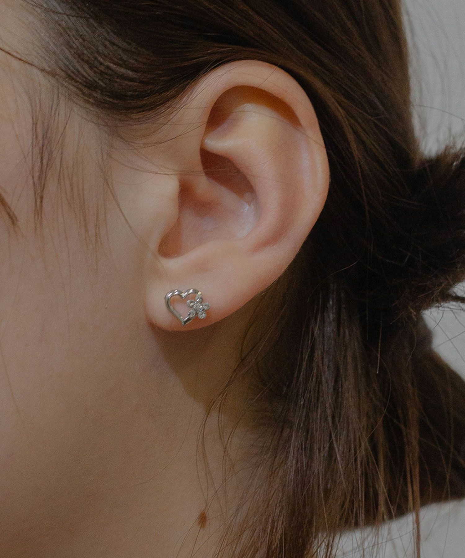 オープンハートフラワーK18ポストピアス