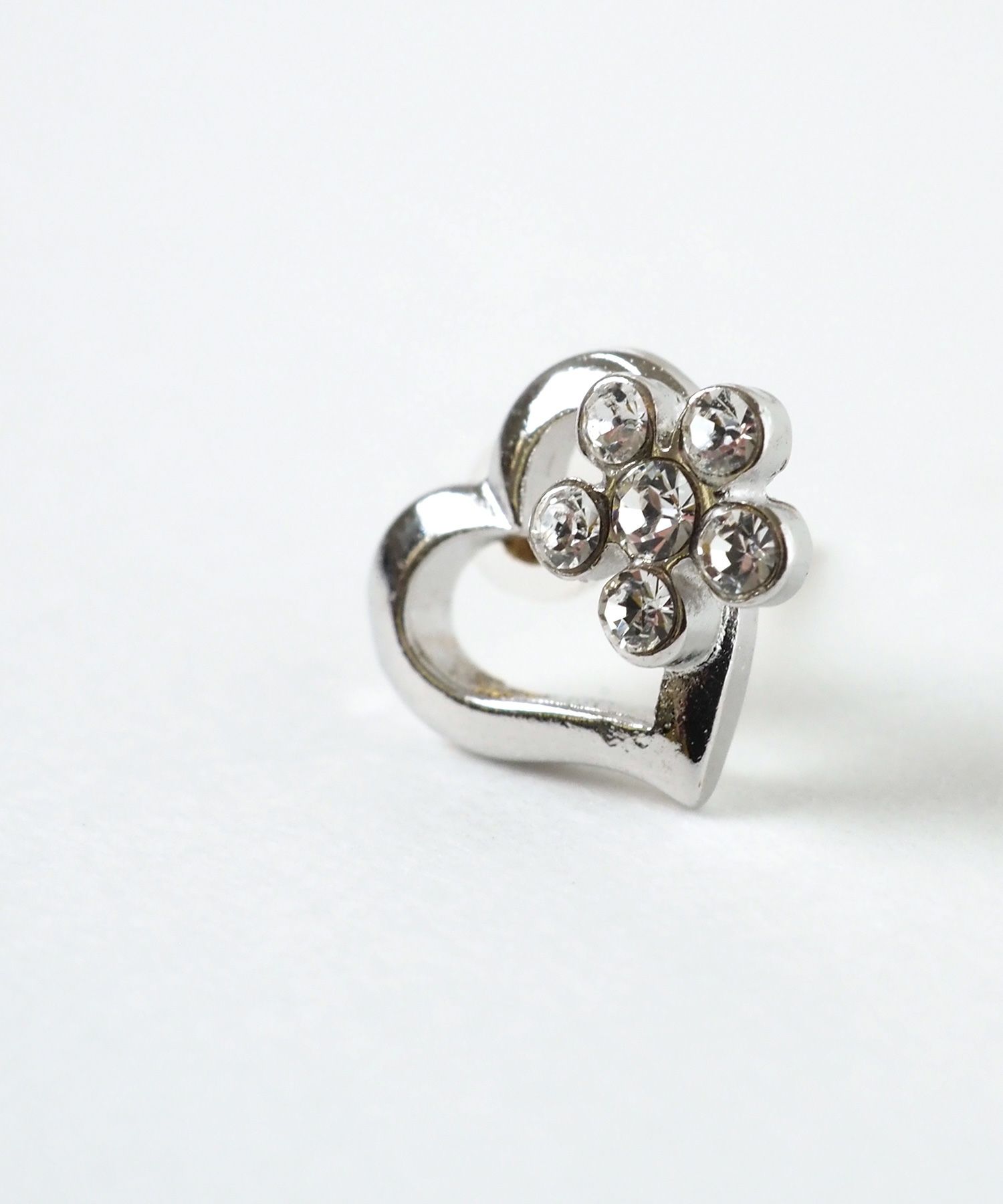 オープンハートフラワーK18ポストピアス