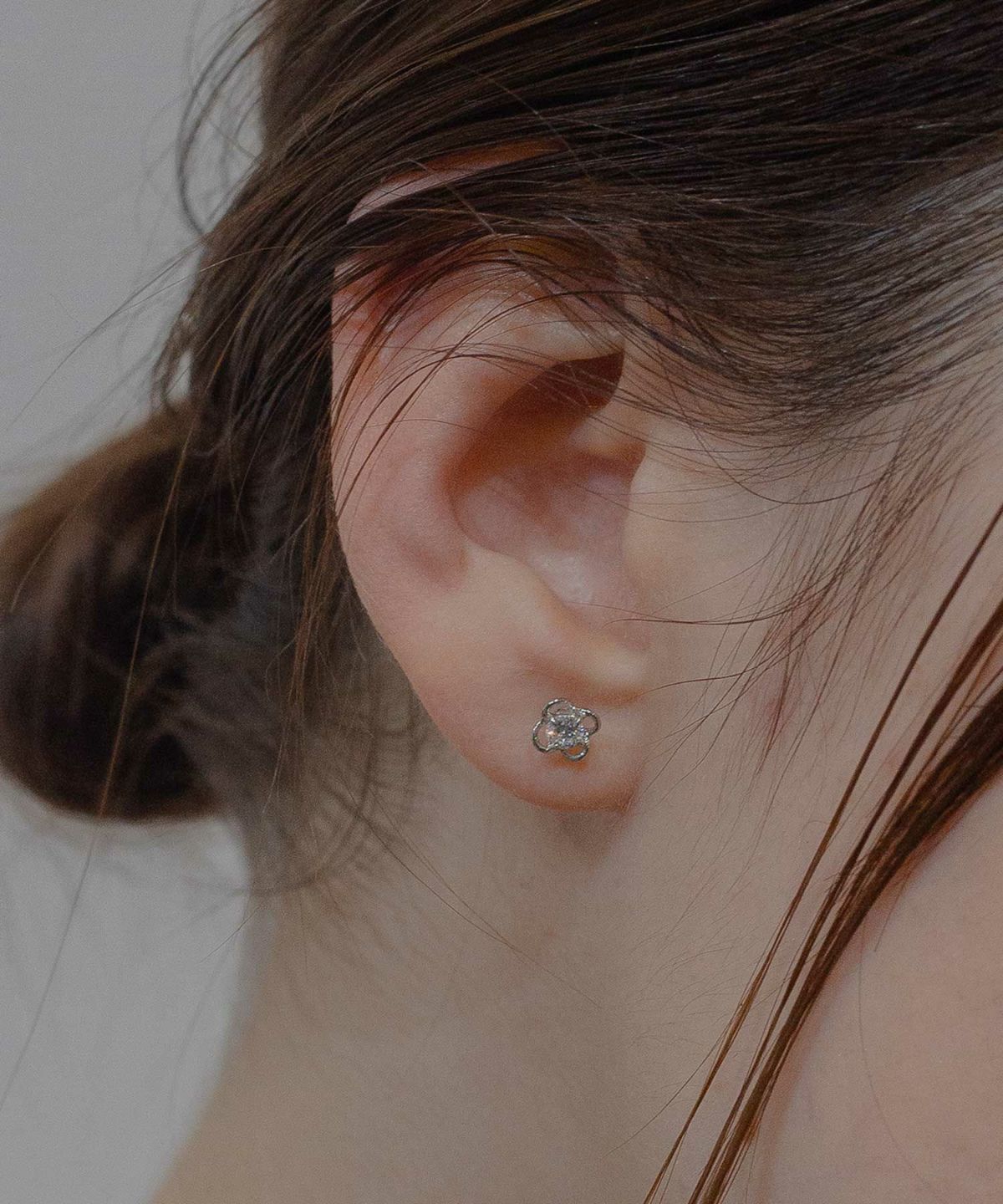 フラワーキュービックK18ポストピアス