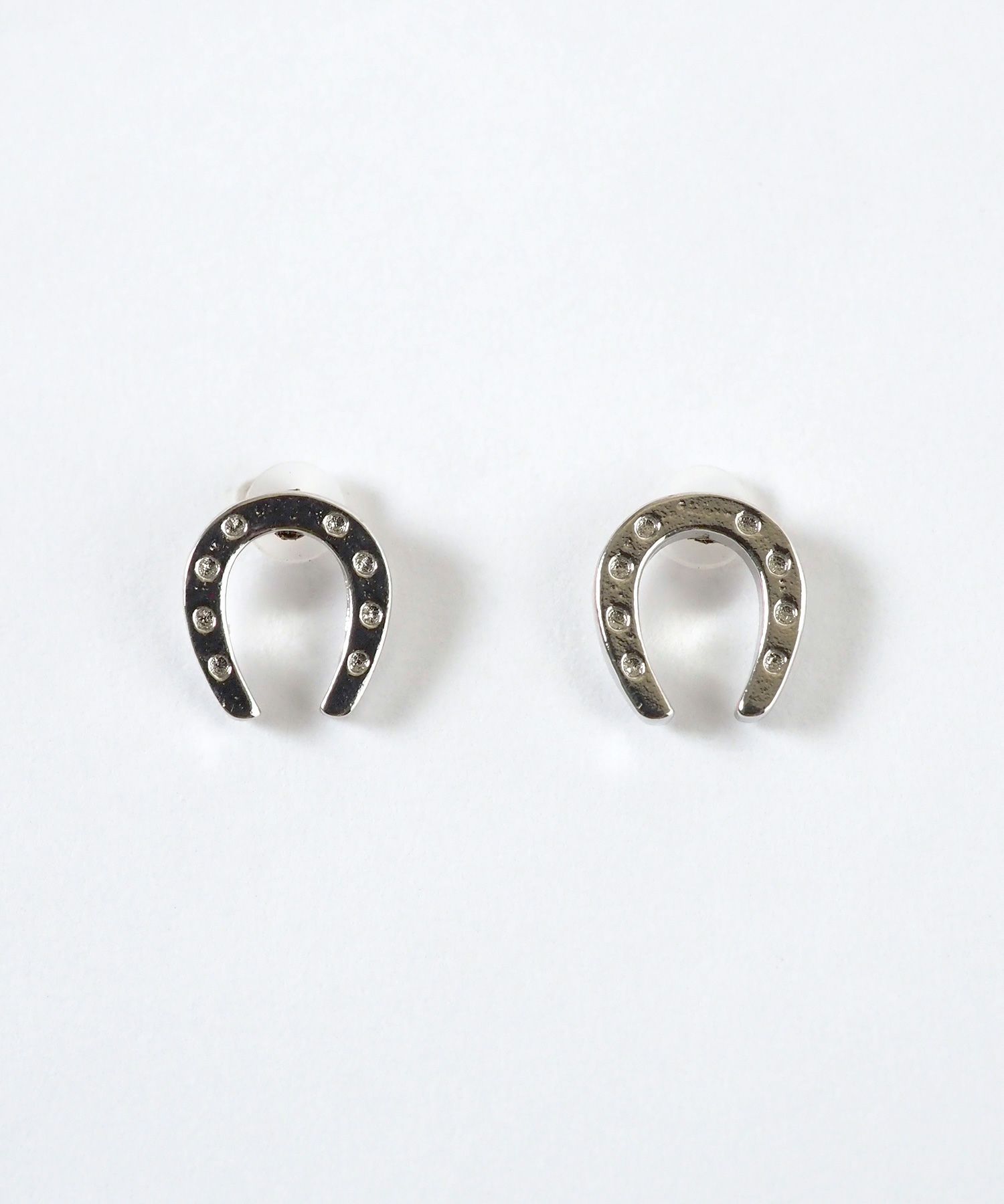 メタルホースシューK18ポストピアス