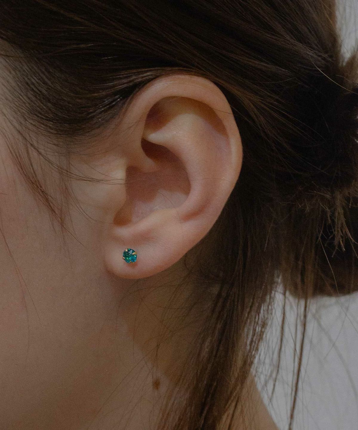 バースデーカラーストーンK18ポストピアス