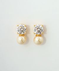 キュービックジルコニア×シェルパールチタンポストピアス