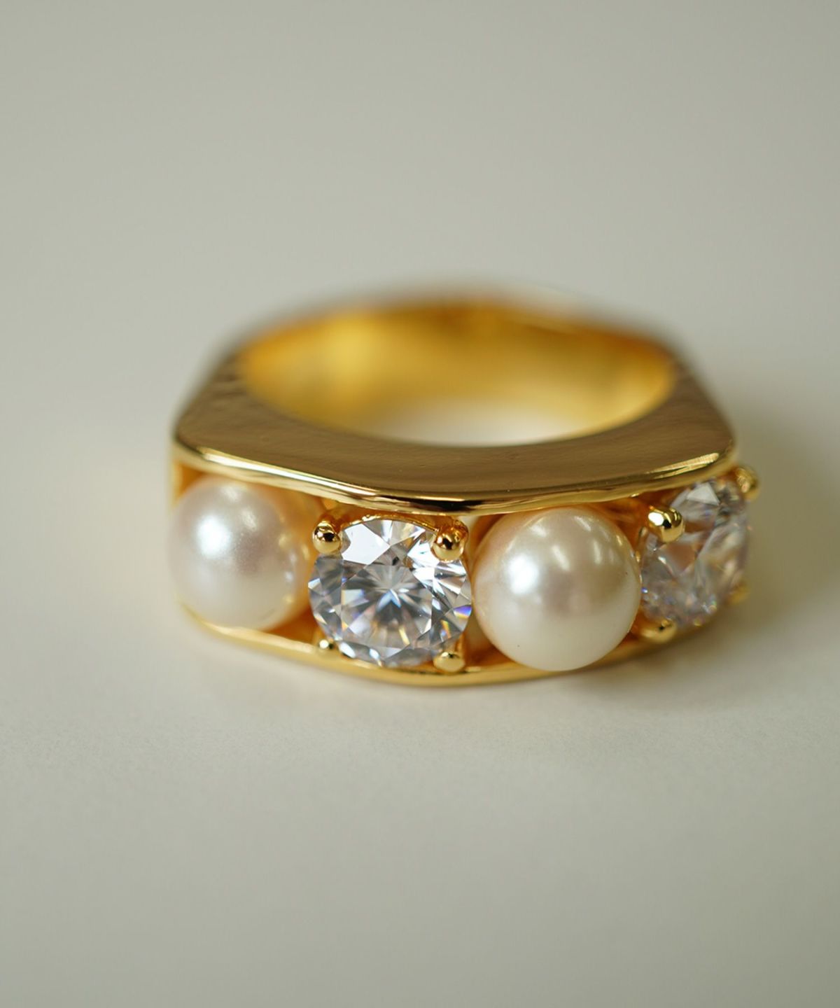 キュービックジルコニア×シェルパールリング