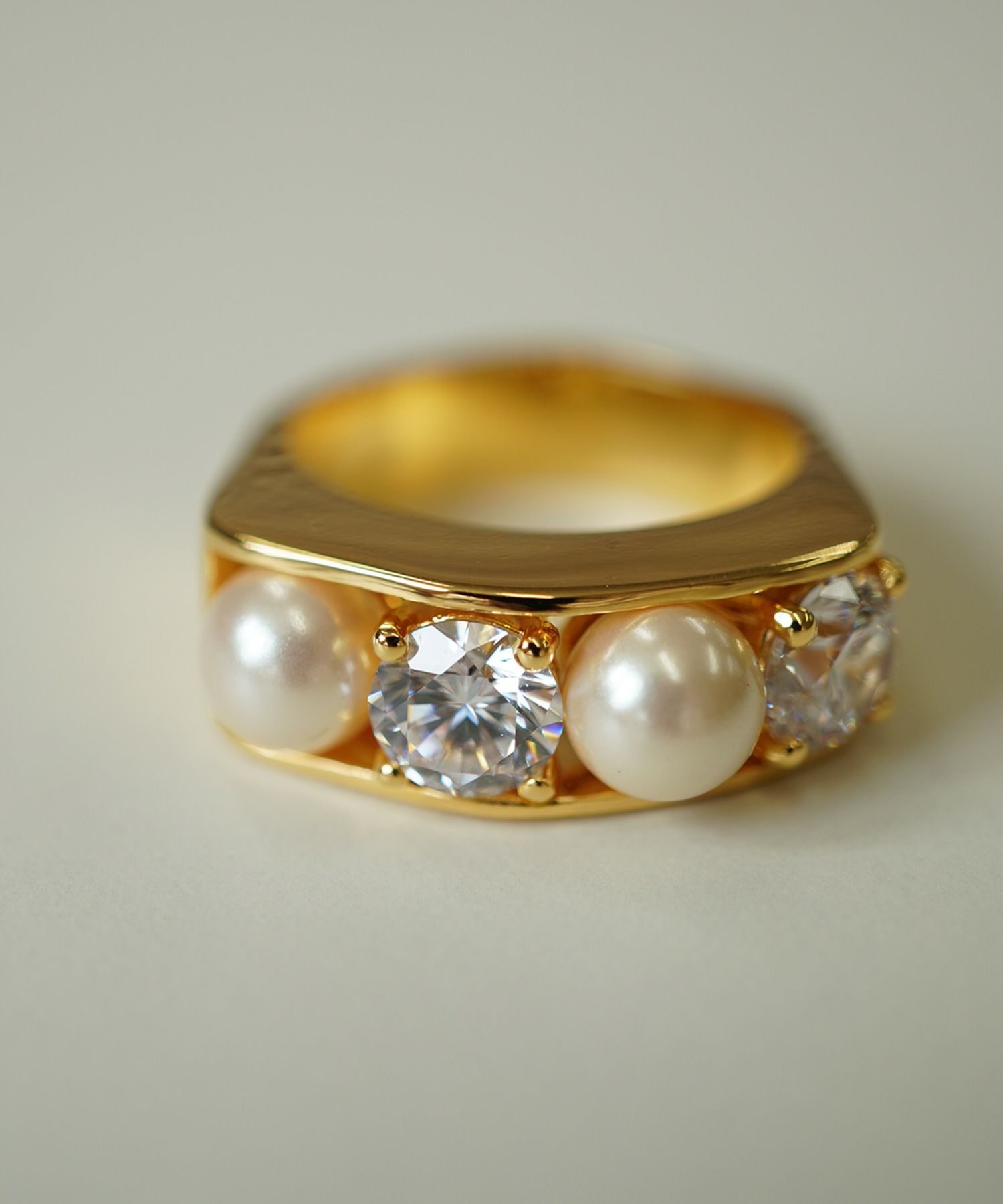 キュービックジルコニア×シェルパールリング