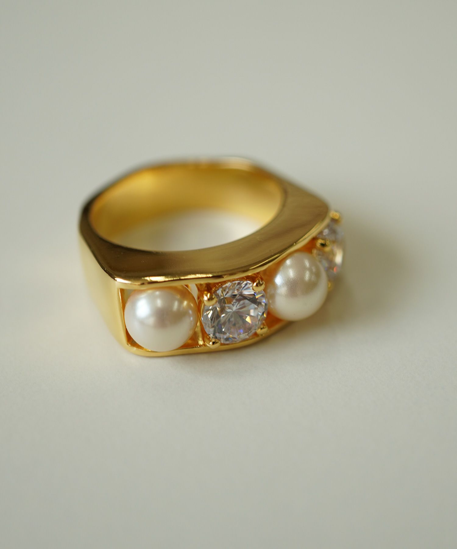 キュービックジルコニア×シェルパールリング