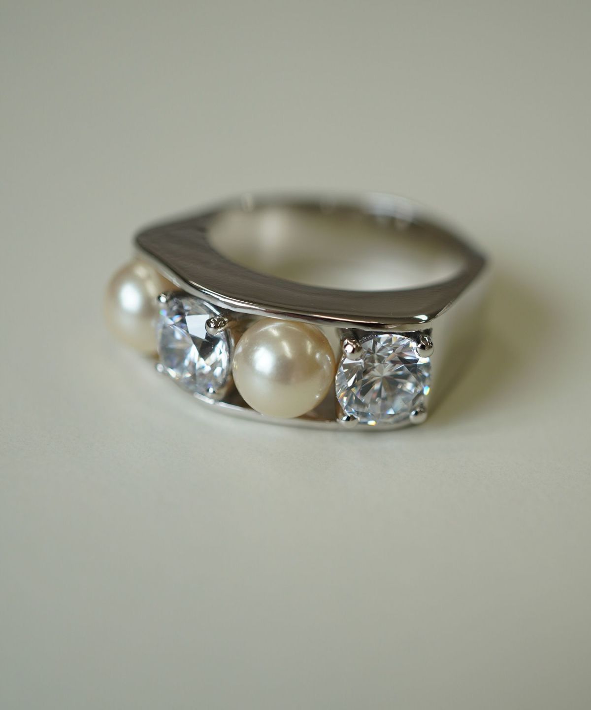 キュービックジルコニア×シェルパールリング