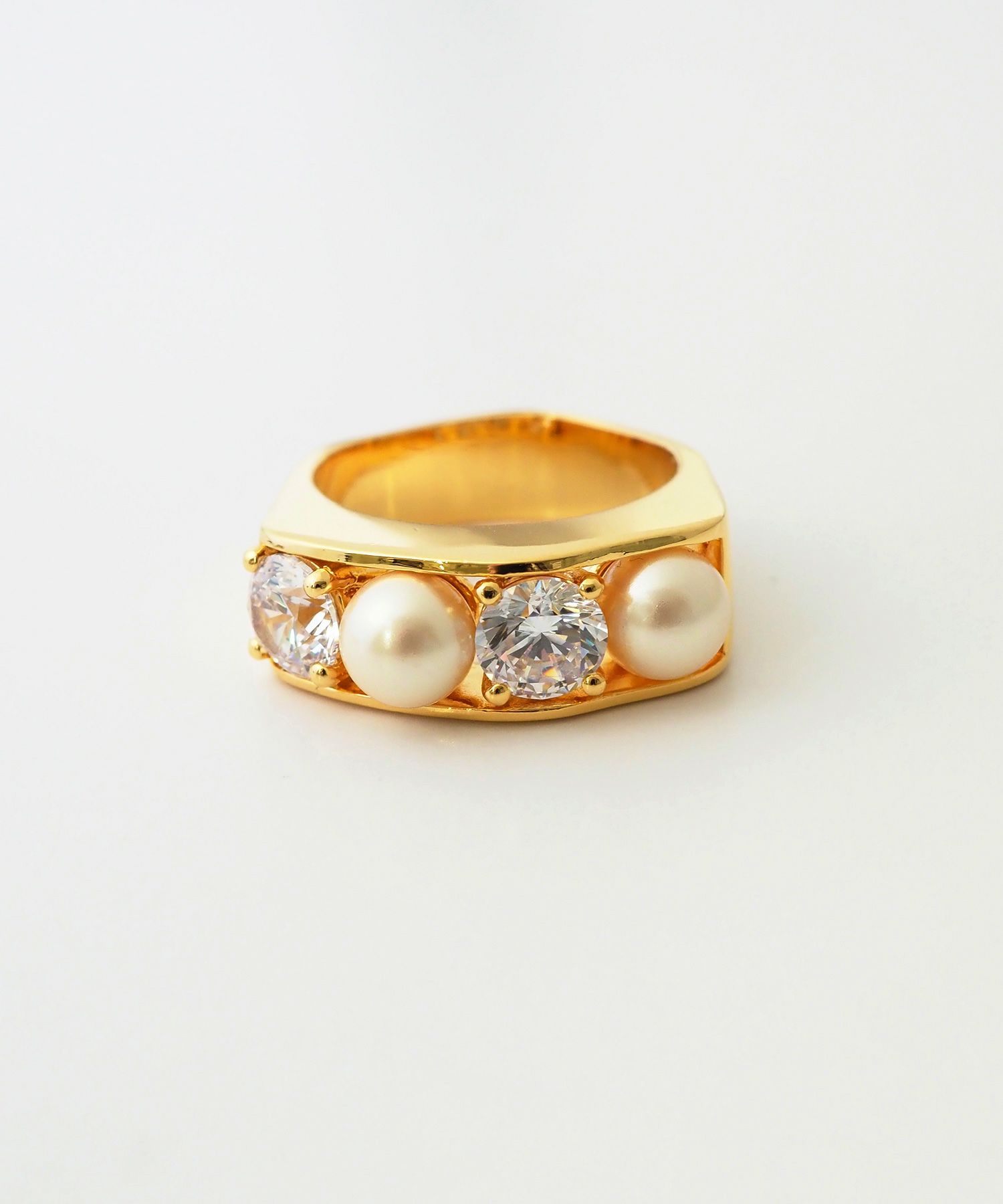 キュービックジルコニア×シェルパールリング