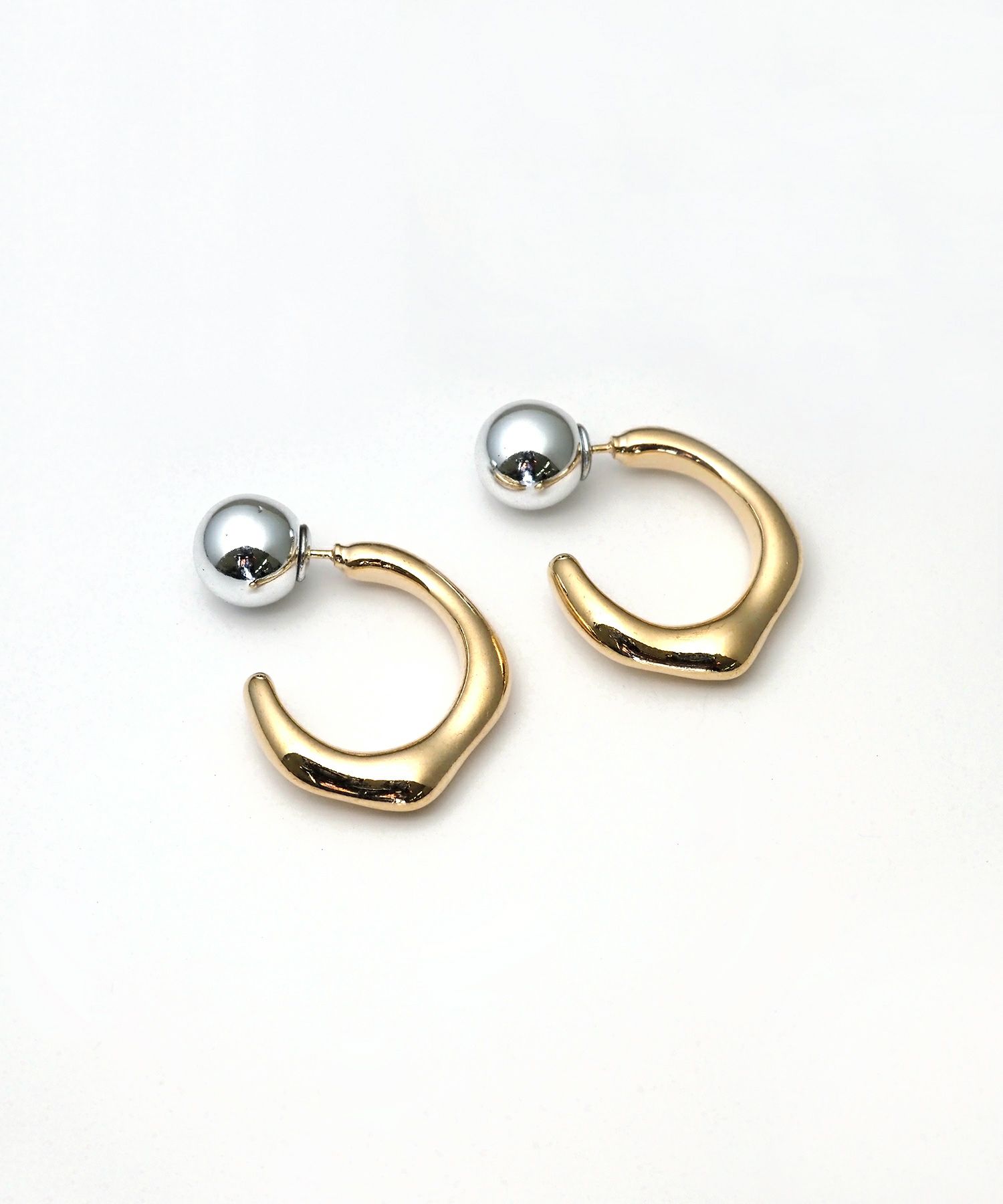 ボールキャッチフープチタンポストピアス