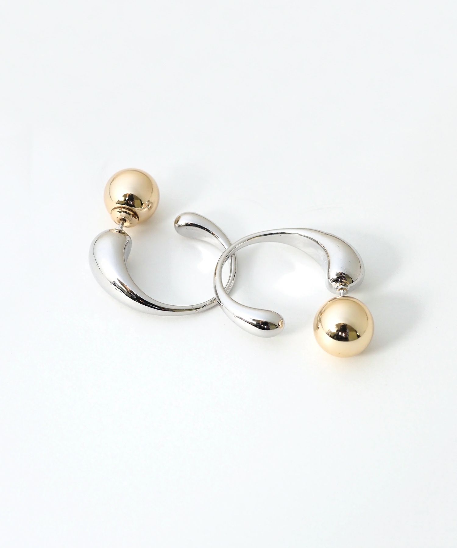 ボールキャッチフープチタンポストピアス