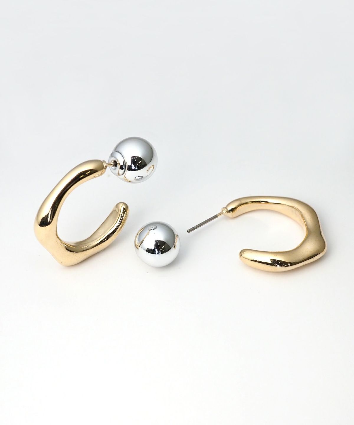 ボールキャッチフープチタンポストピアス