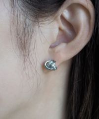 ブレイドビジューチタンポストピアス