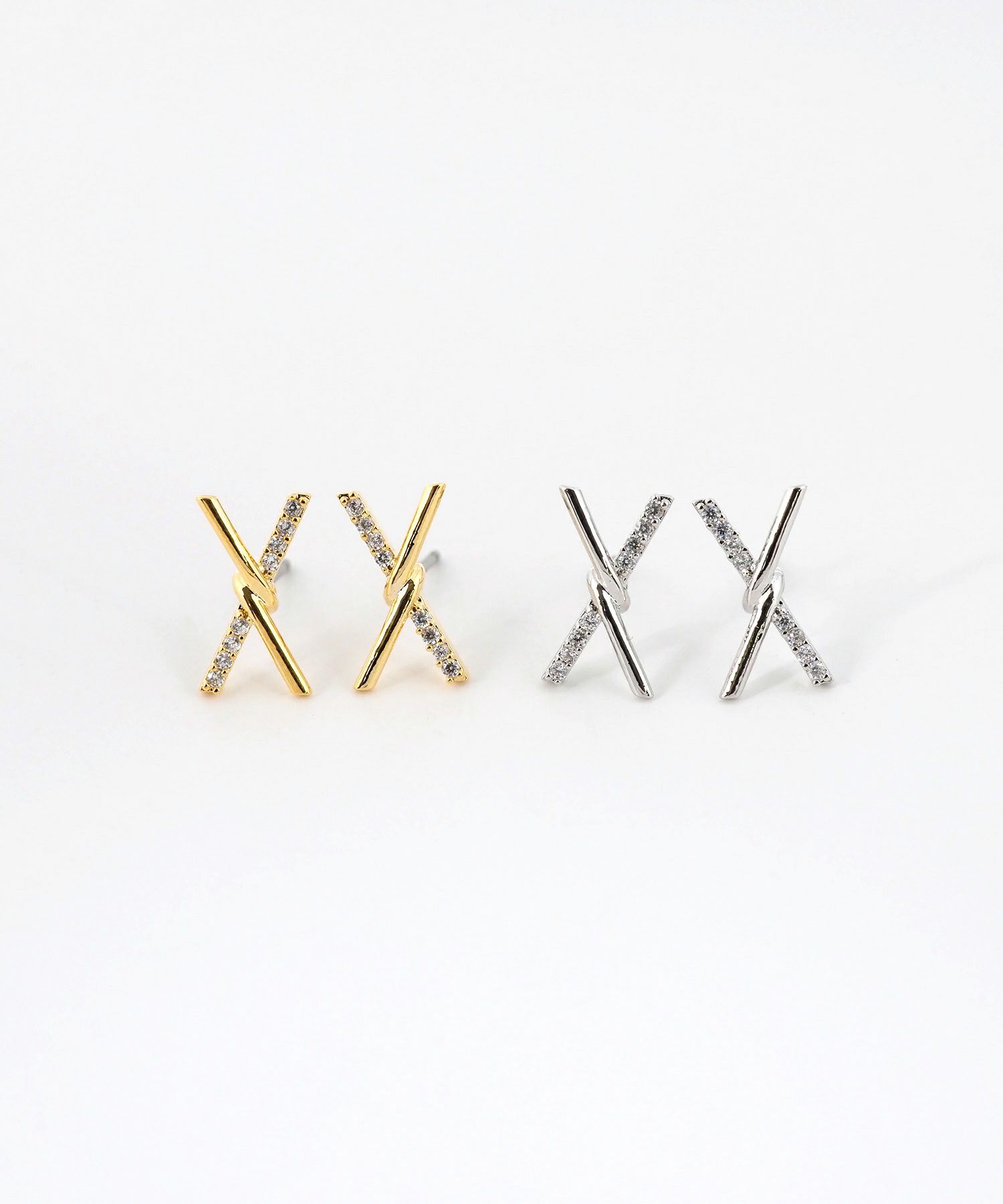 クロスワイヤーチタンポストピアス