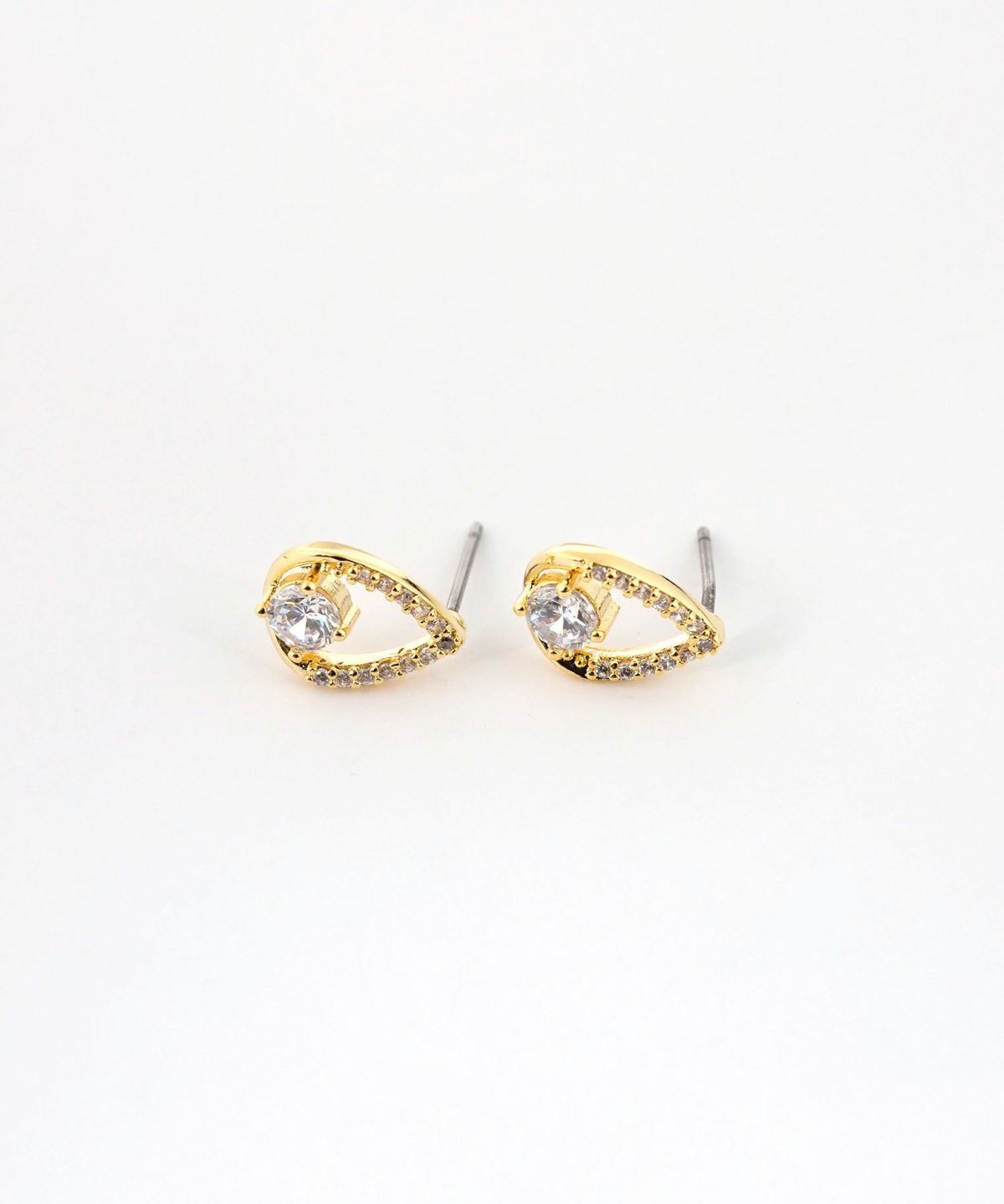 ドロップラインキュービックチタンポストピアス