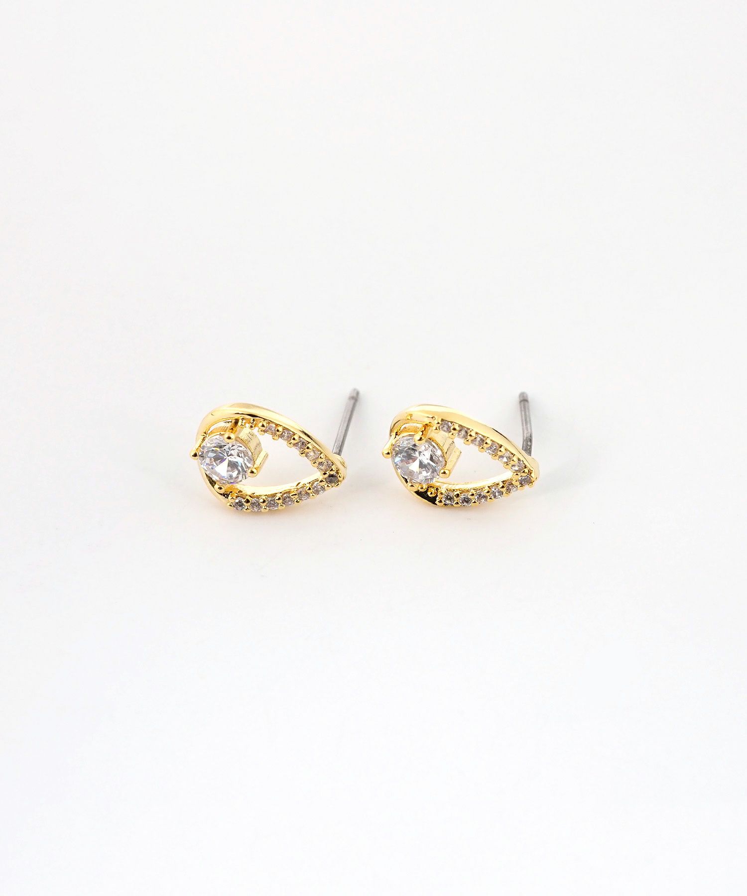 ドロップラインキュービックチタンポストピアス