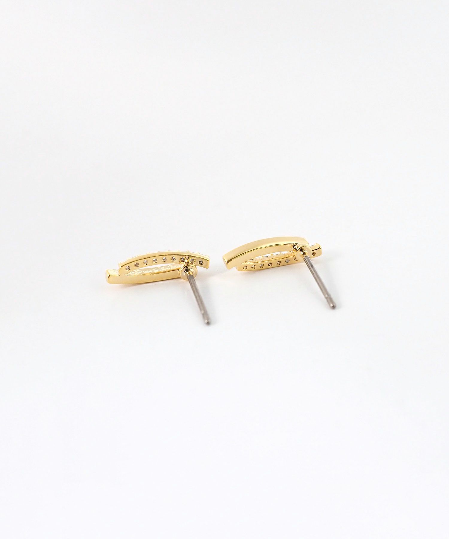 ツインラインチタンポストピアス