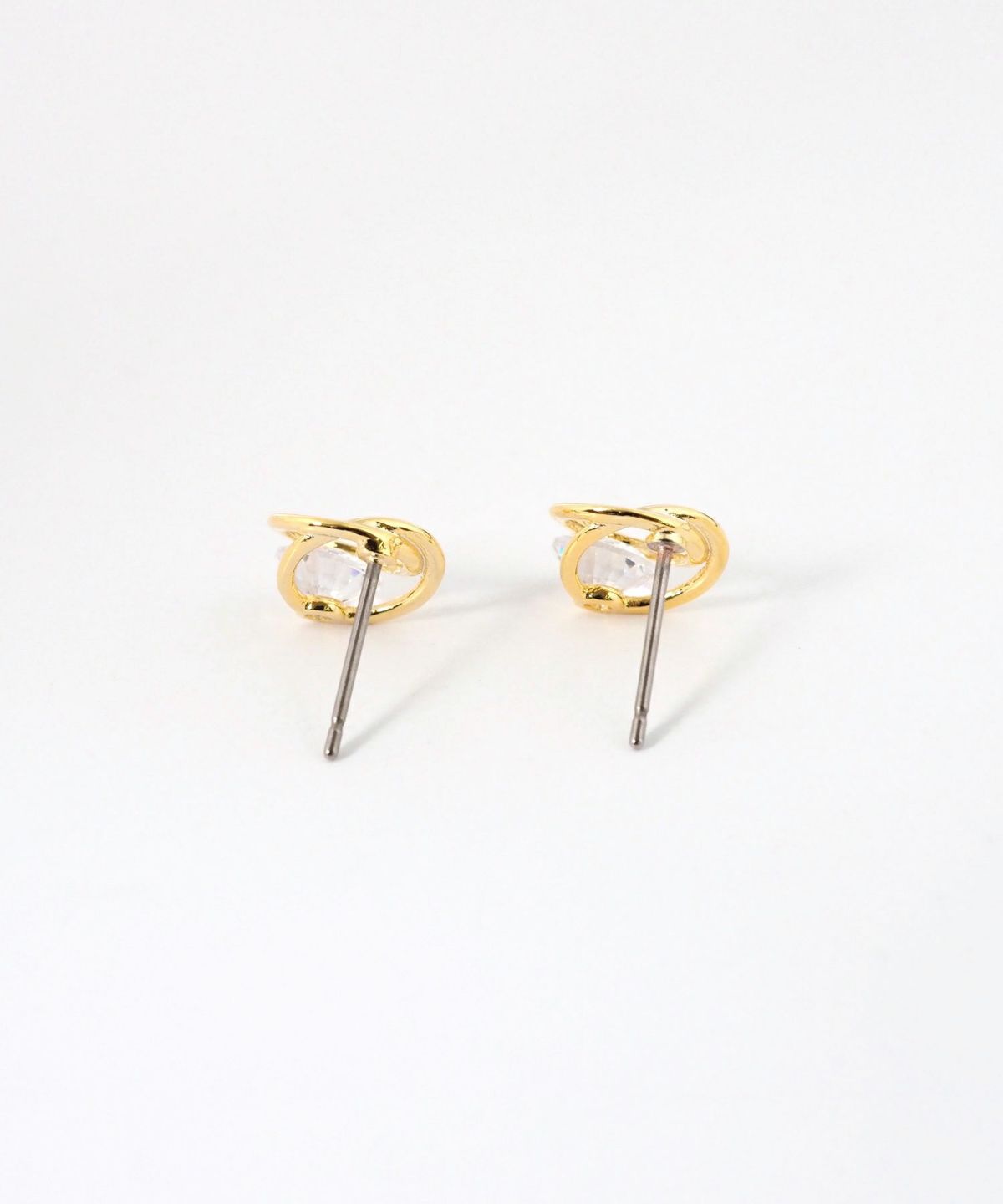 ダブルサークルキュービックチタンポストピアス