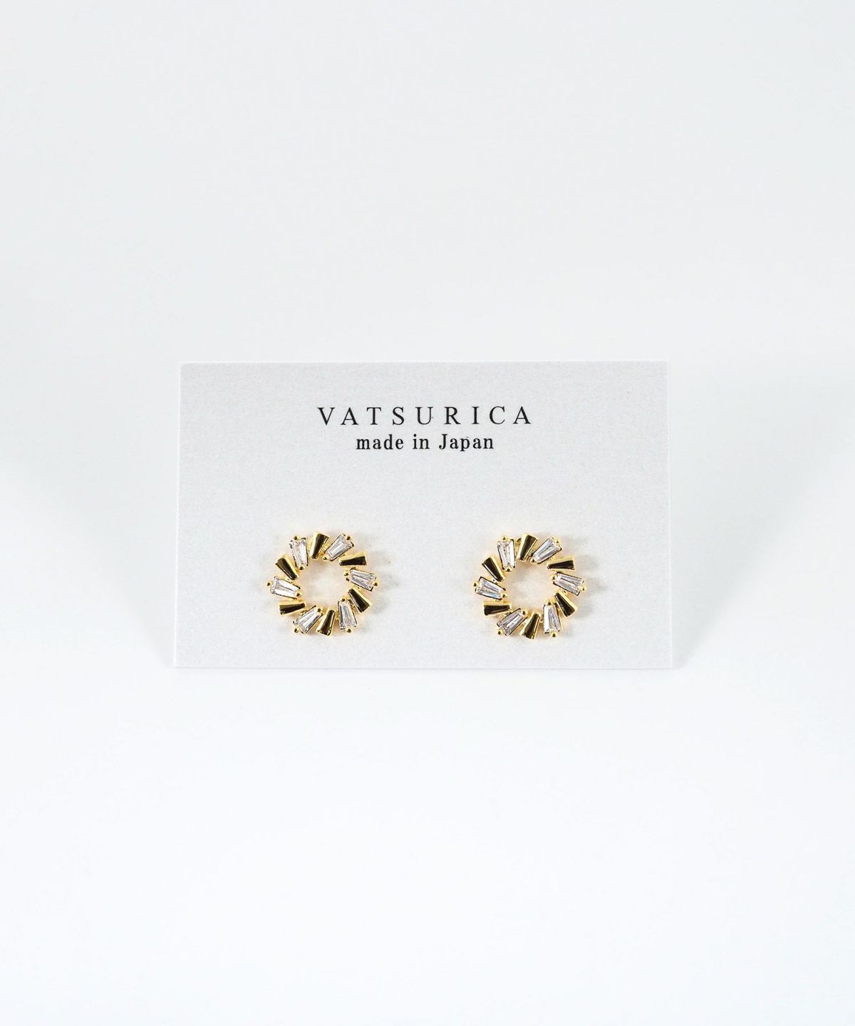 ラウンドビジューチタンポストピアス