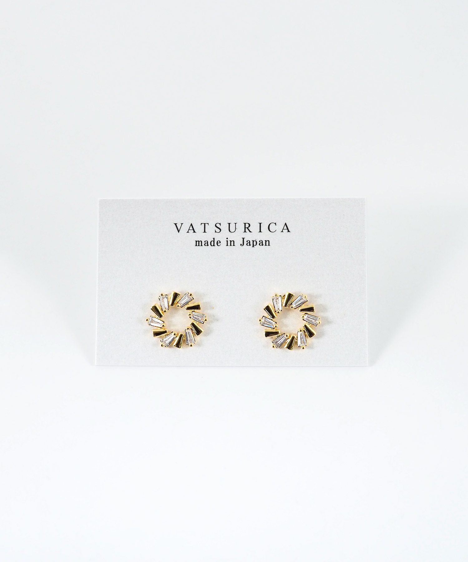 ラウンドビジューチタンポストピアス