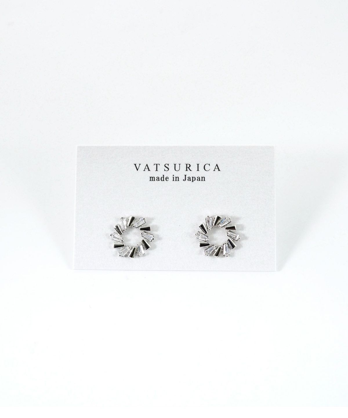 ラウンドビジューチタンポストピアス