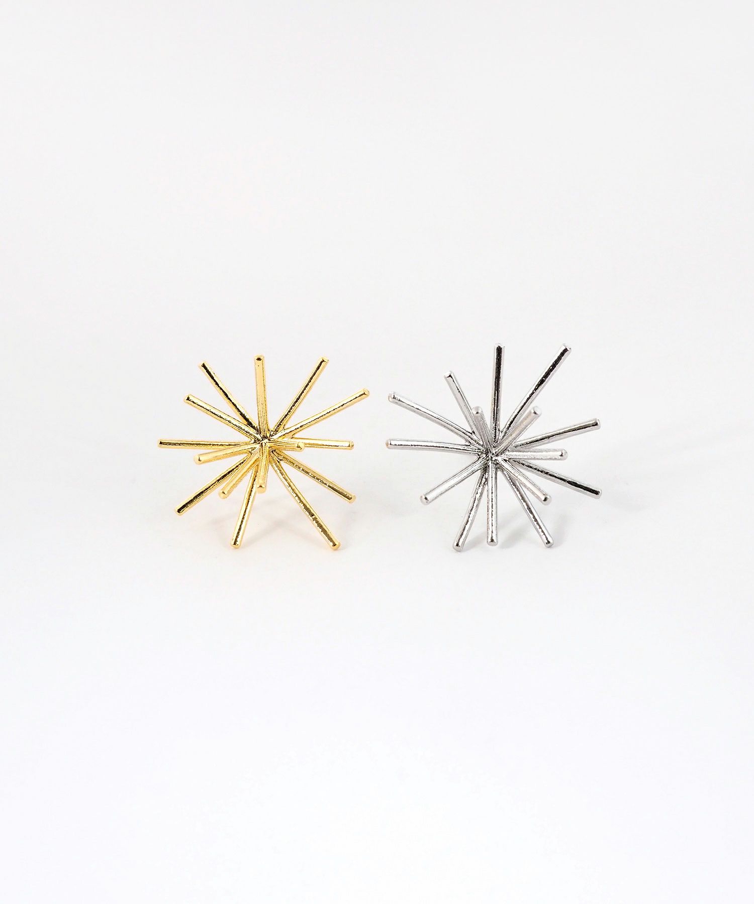 ホシハナチタンポストピアス