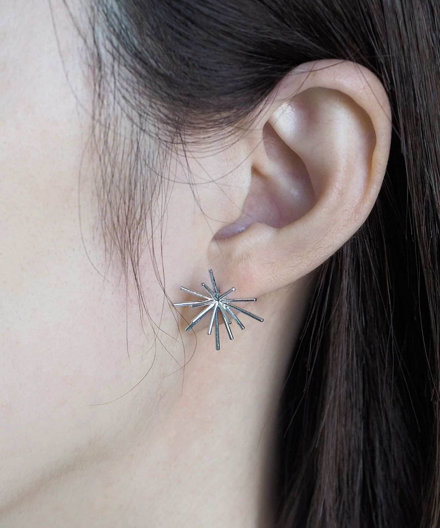 ホシハナチタンポストピアス