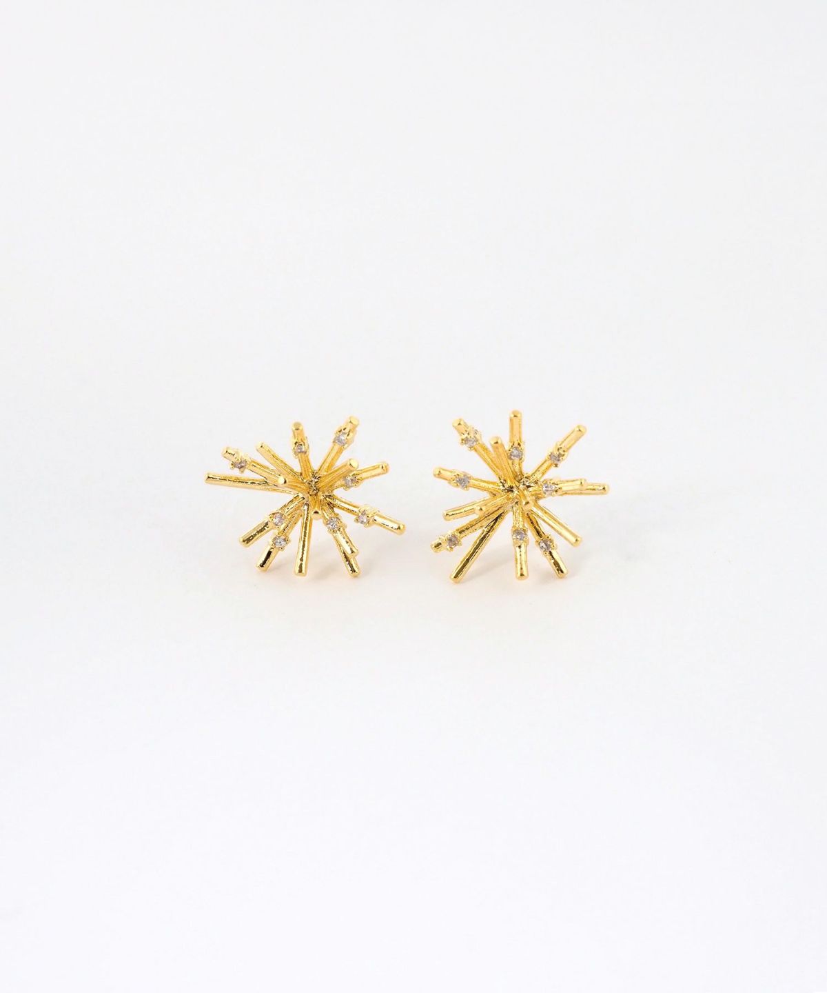 ハナユキチタンポストピアス