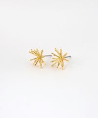 ハナユキチタンポストピアス