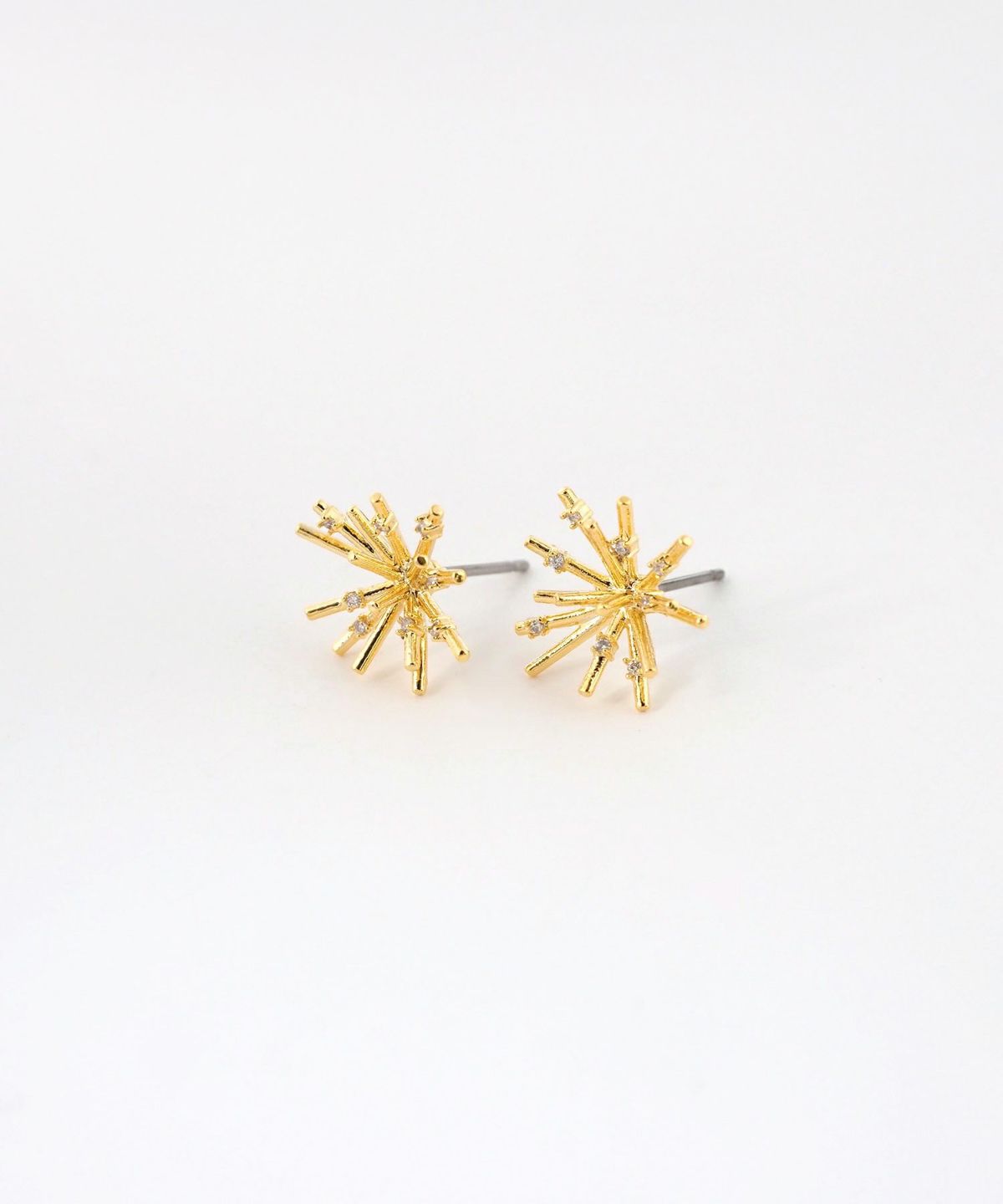 ハナユキチタンポストピアス