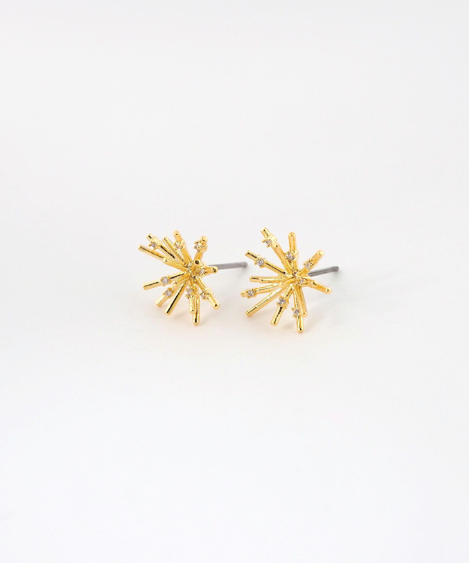 ハナユキチタンポストピアス