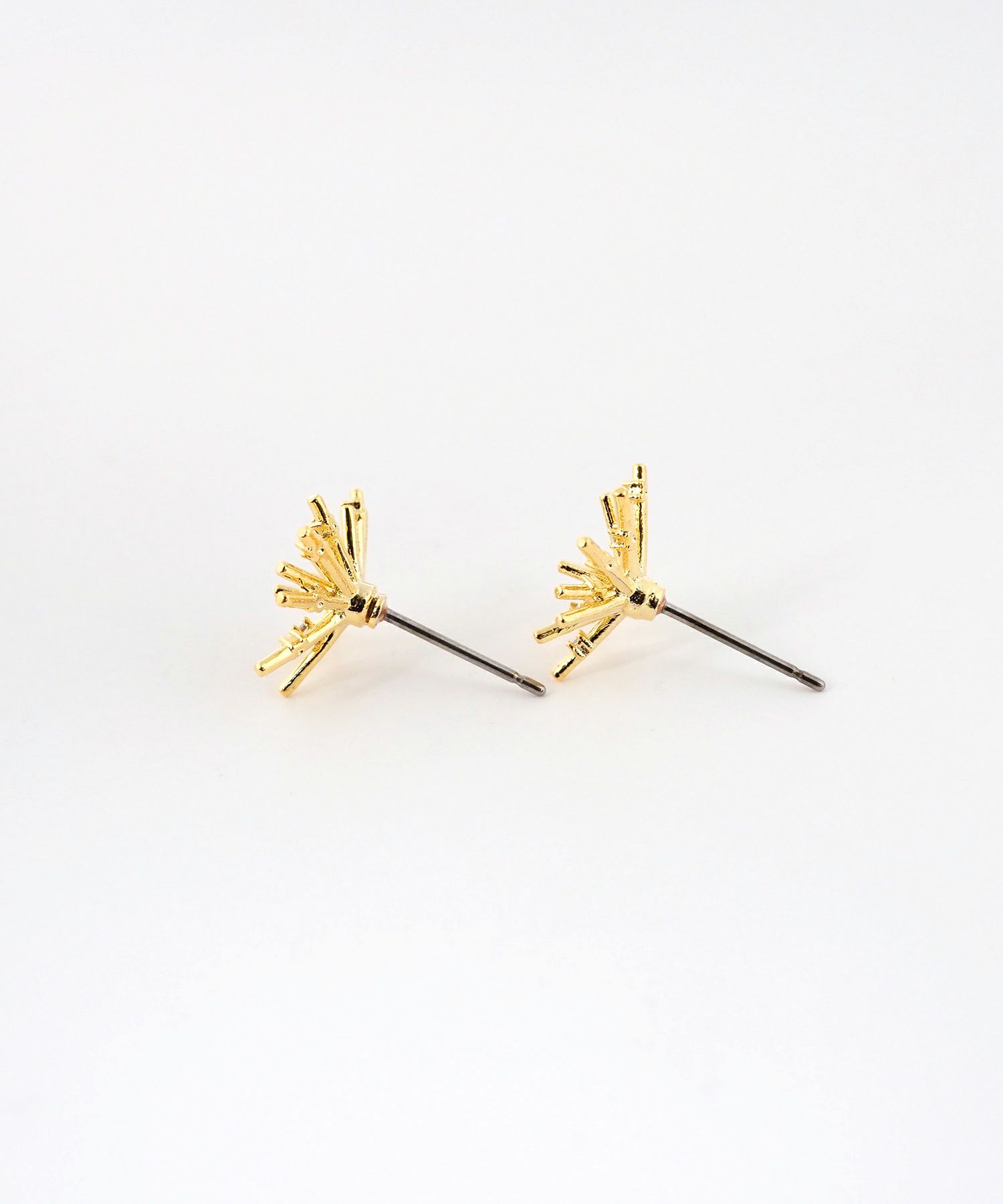 ハナユキチタンポストピアス