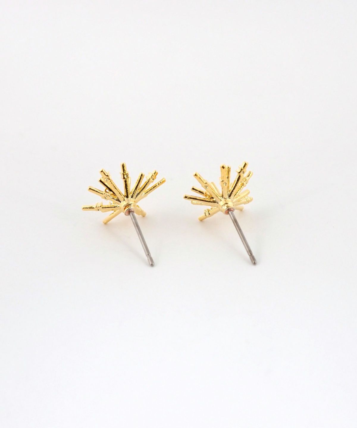 ハナユキチタンポストピアス