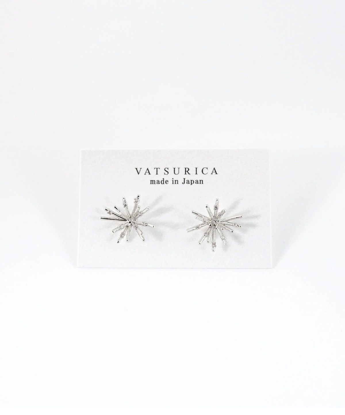 ハナユキチタンポストピアス