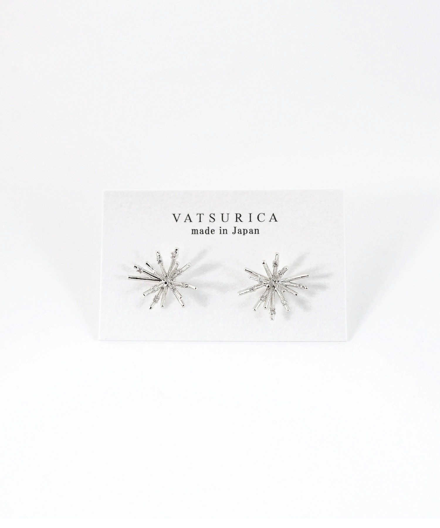 ハナユキチタンポストピアス