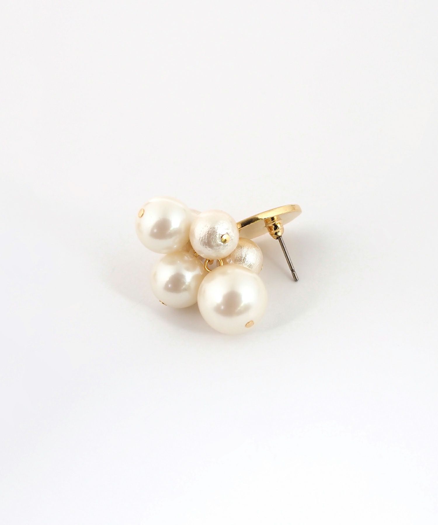 ヘアラインプレートパールチタンポストピアス