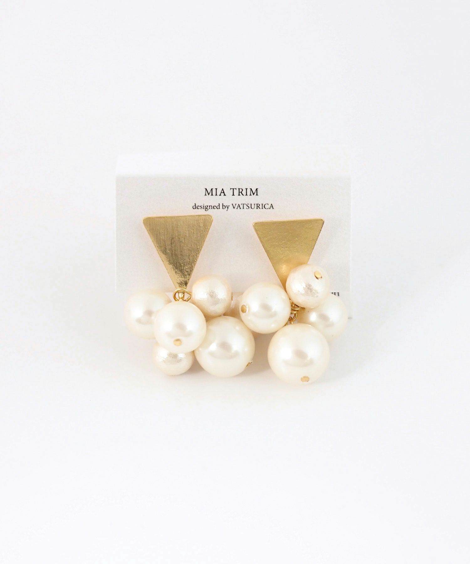 ヘアラインプレートパールチタンポストピアス