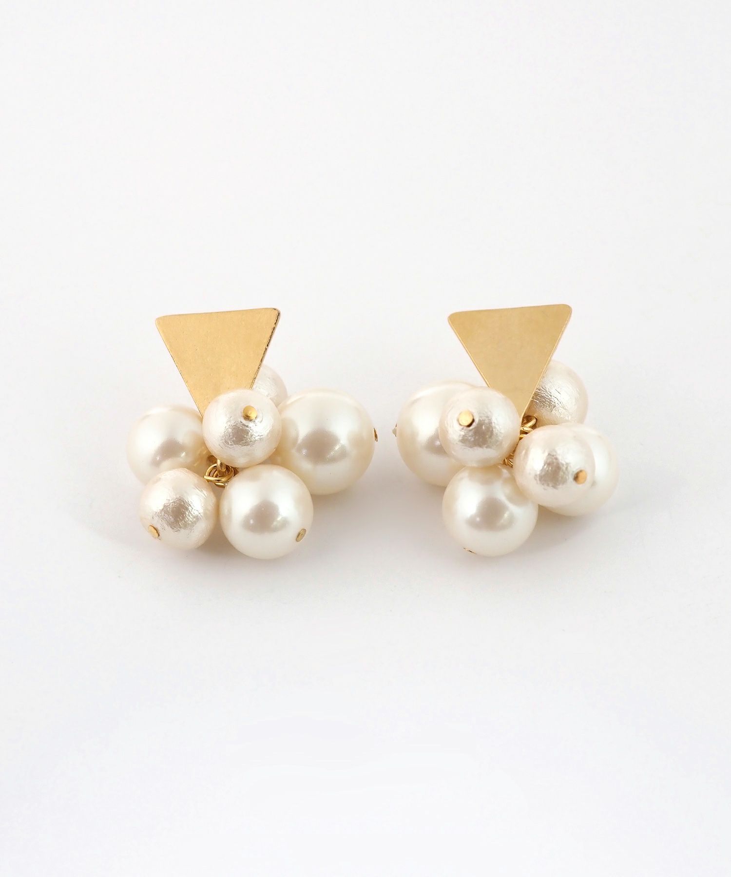 ヘアラインプレートパールクリップイヤリング