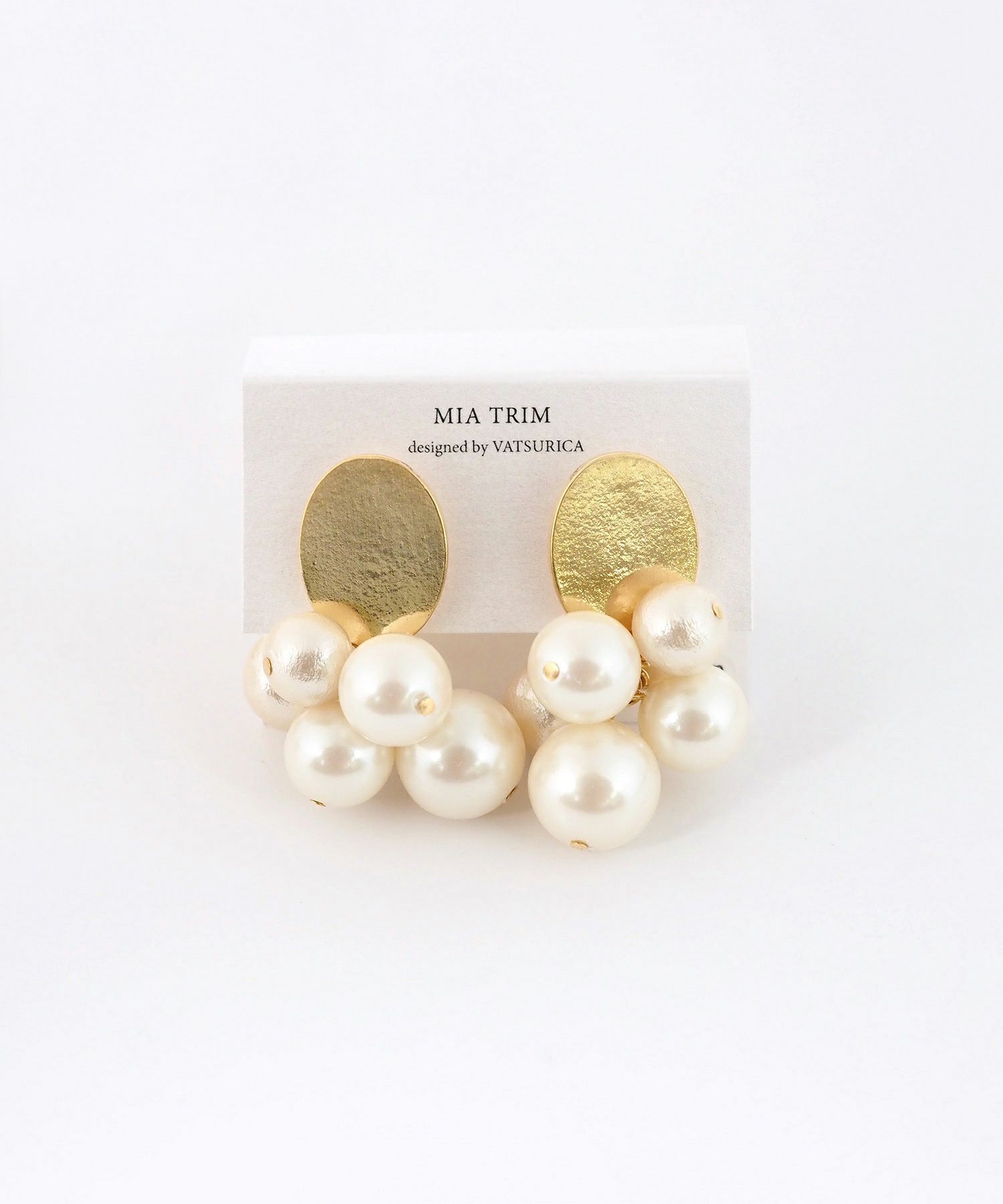 ヘアラインプレートパールクリップイヤリング