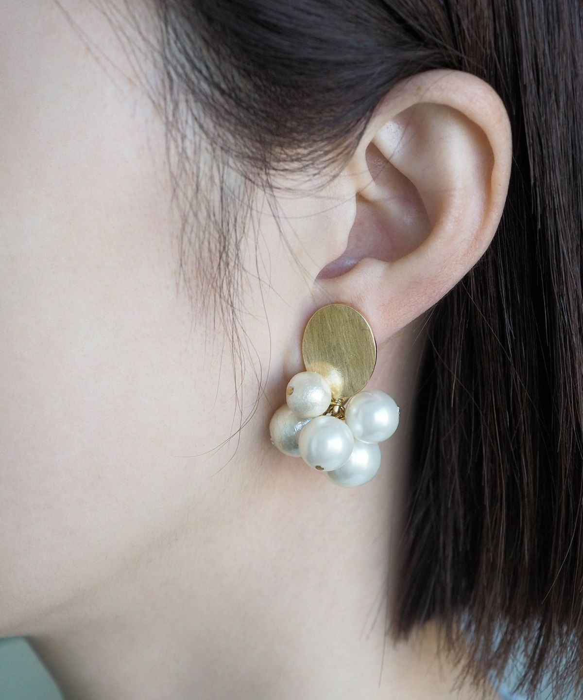 ヘアラインプレートパールクリップイヤリング