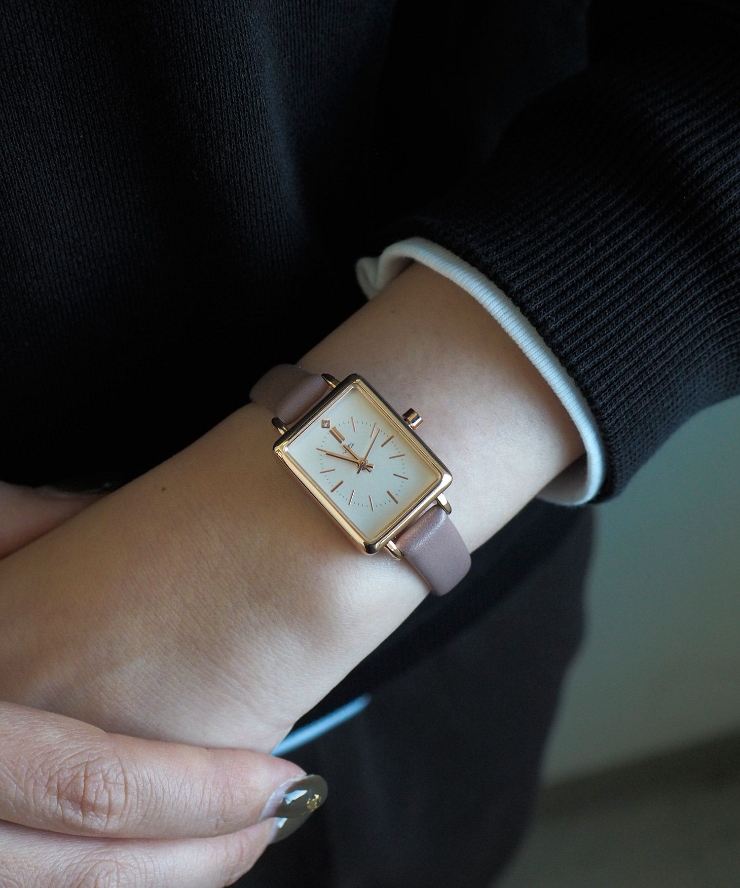 スクエアベルトウォッチ