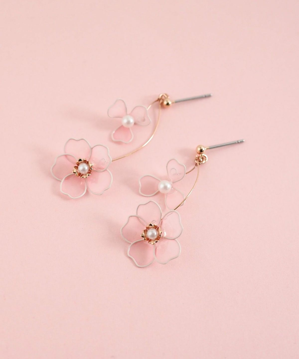 【30%off】SAKURAウェーブチタンポストピアス