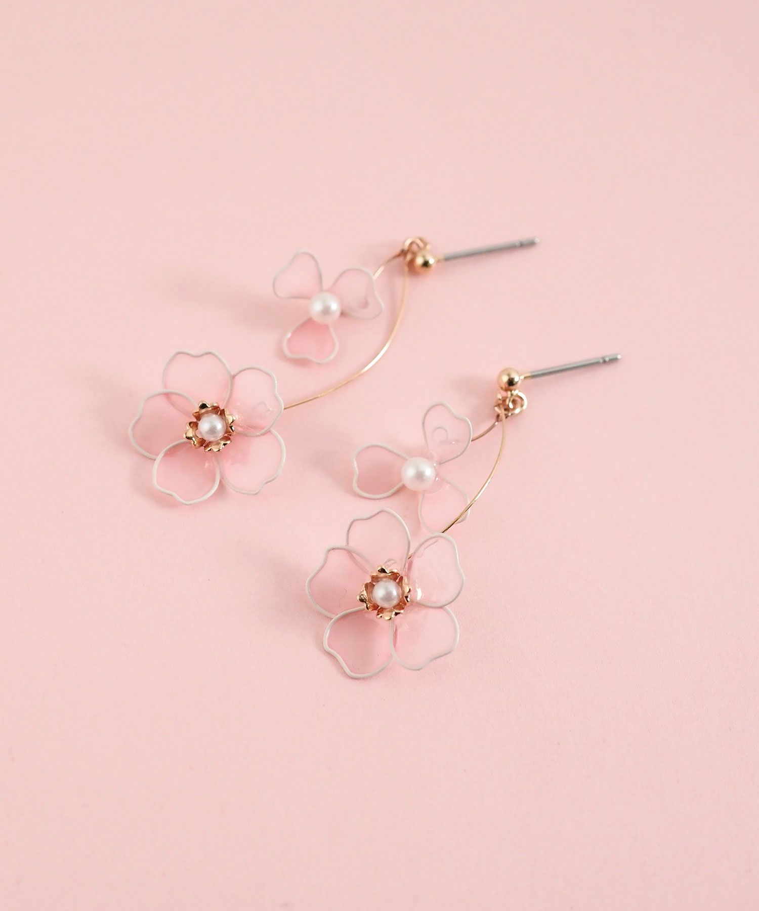 【30%off】SAKURAウェーブチタンポストピアス