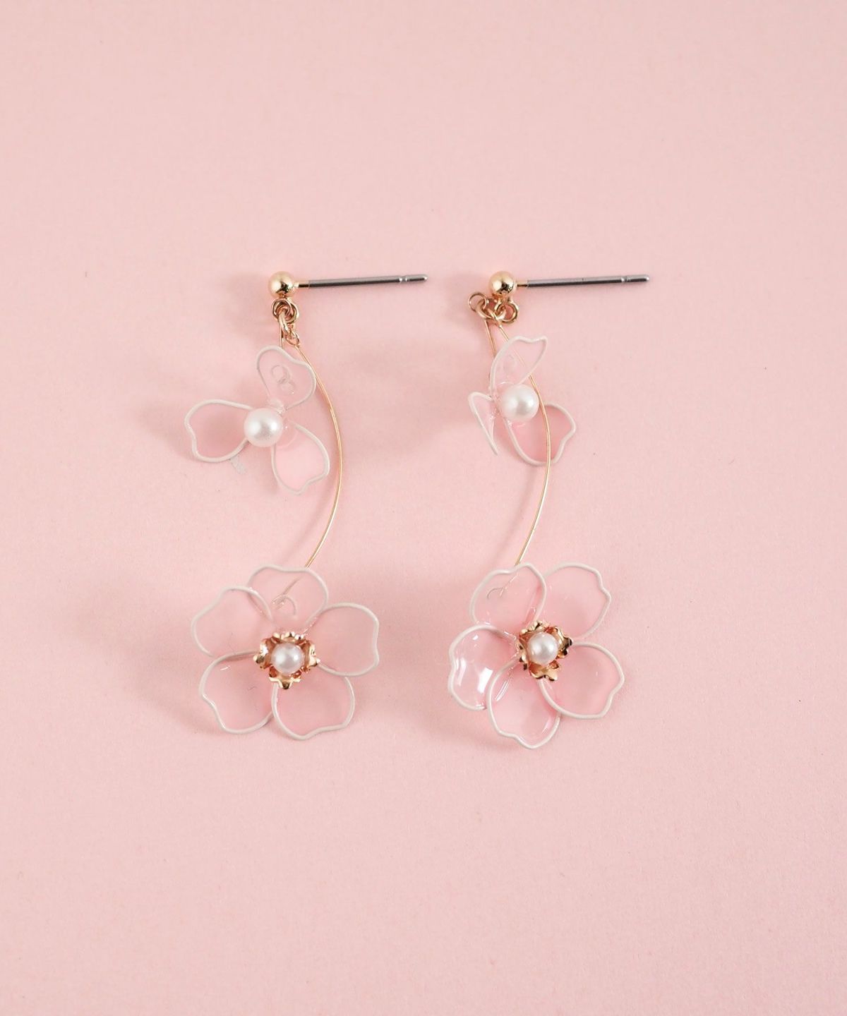 【30%off】SAKURAウェーブチタンポストピアス