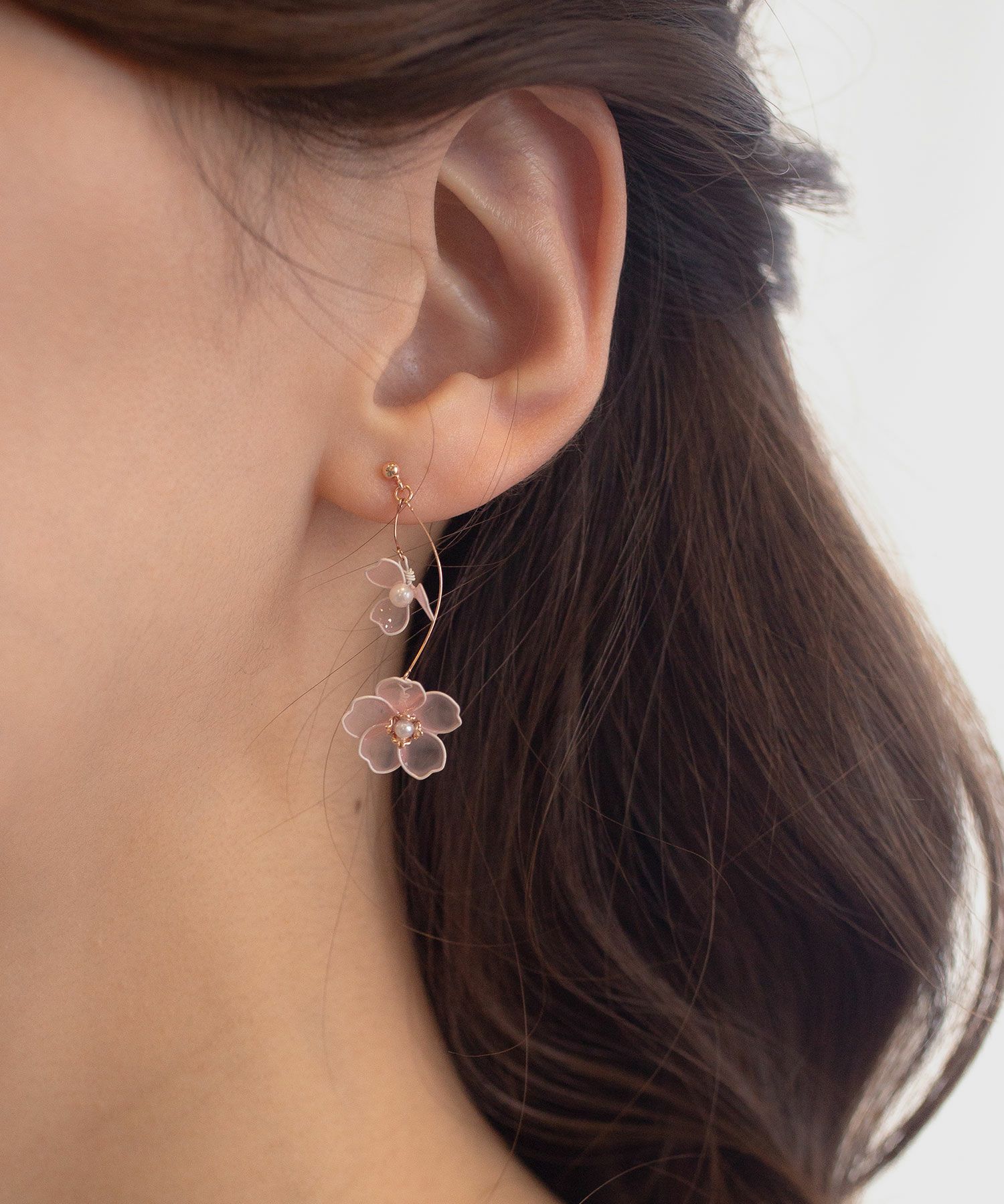 【30%off】SAKURAウェーブチタンポストピアス