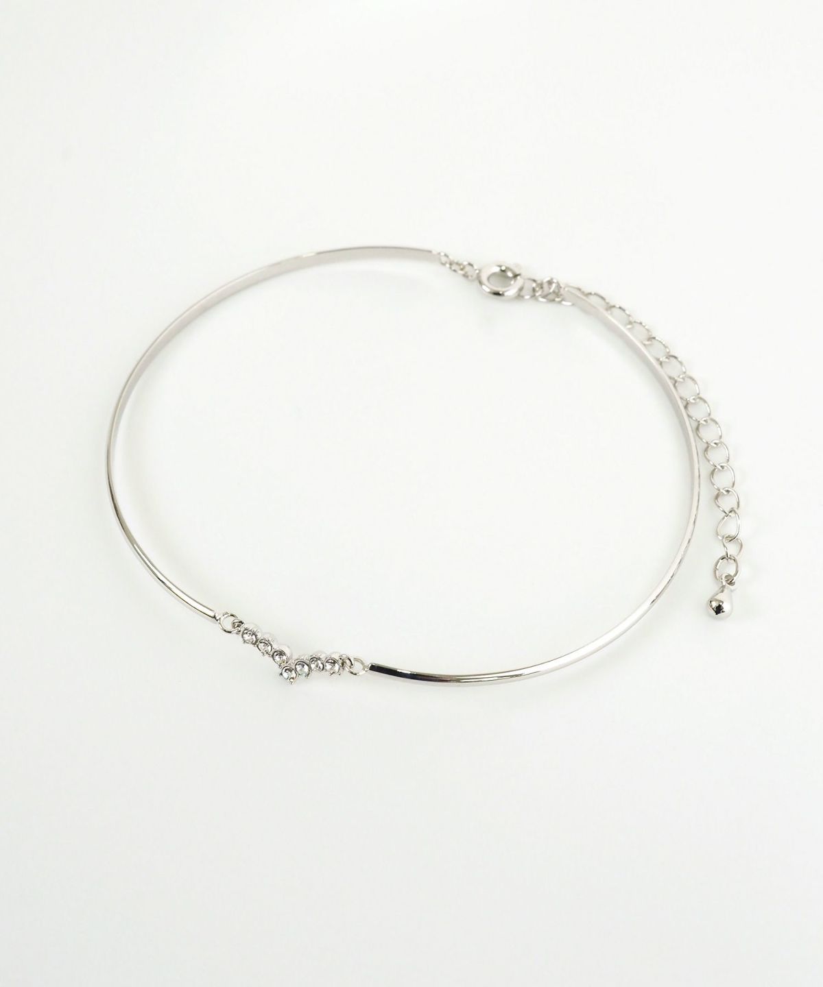 Vモチーフ×メタルラインブレスレット