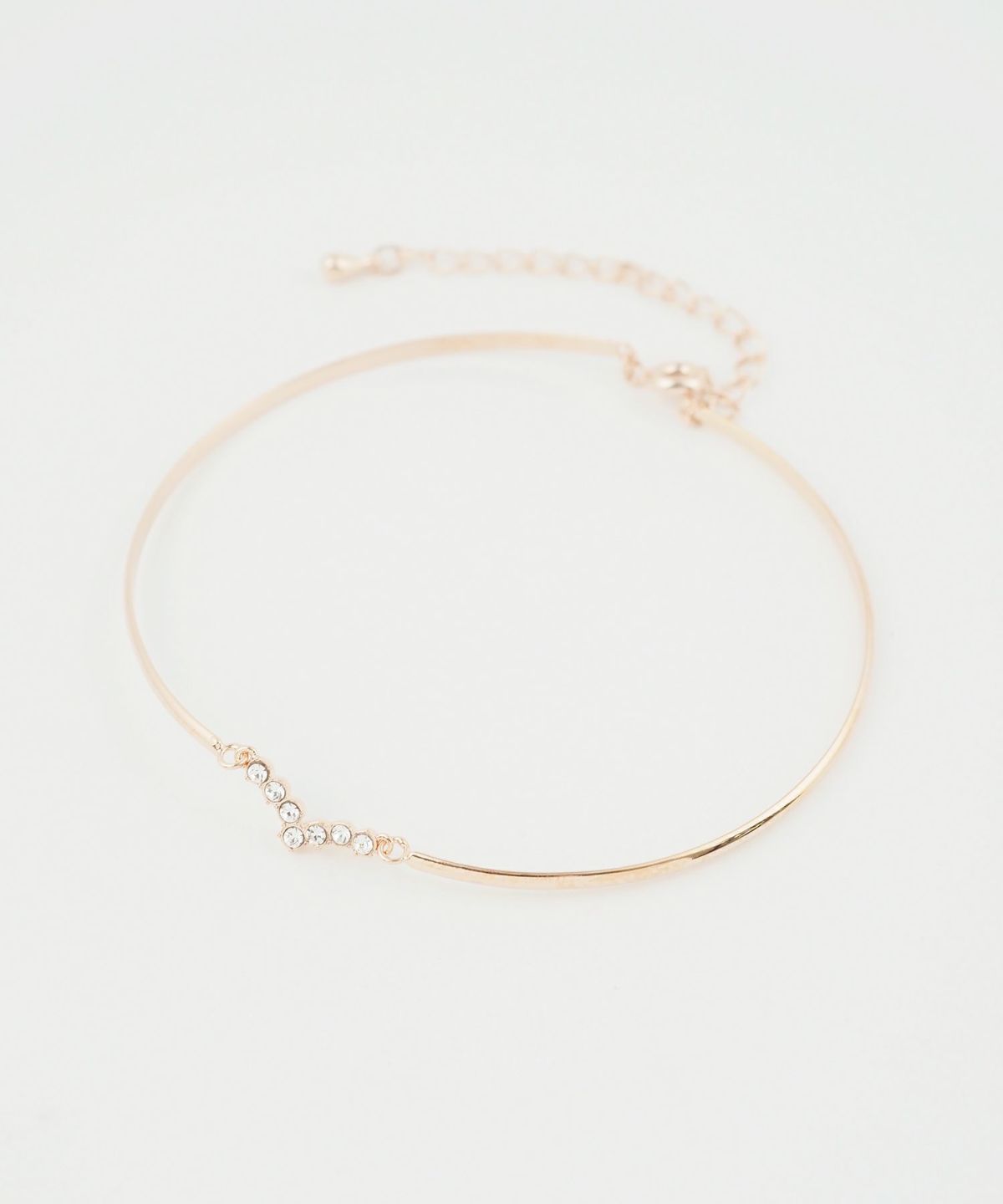 Vモチーフ×メタルラインブレスレット