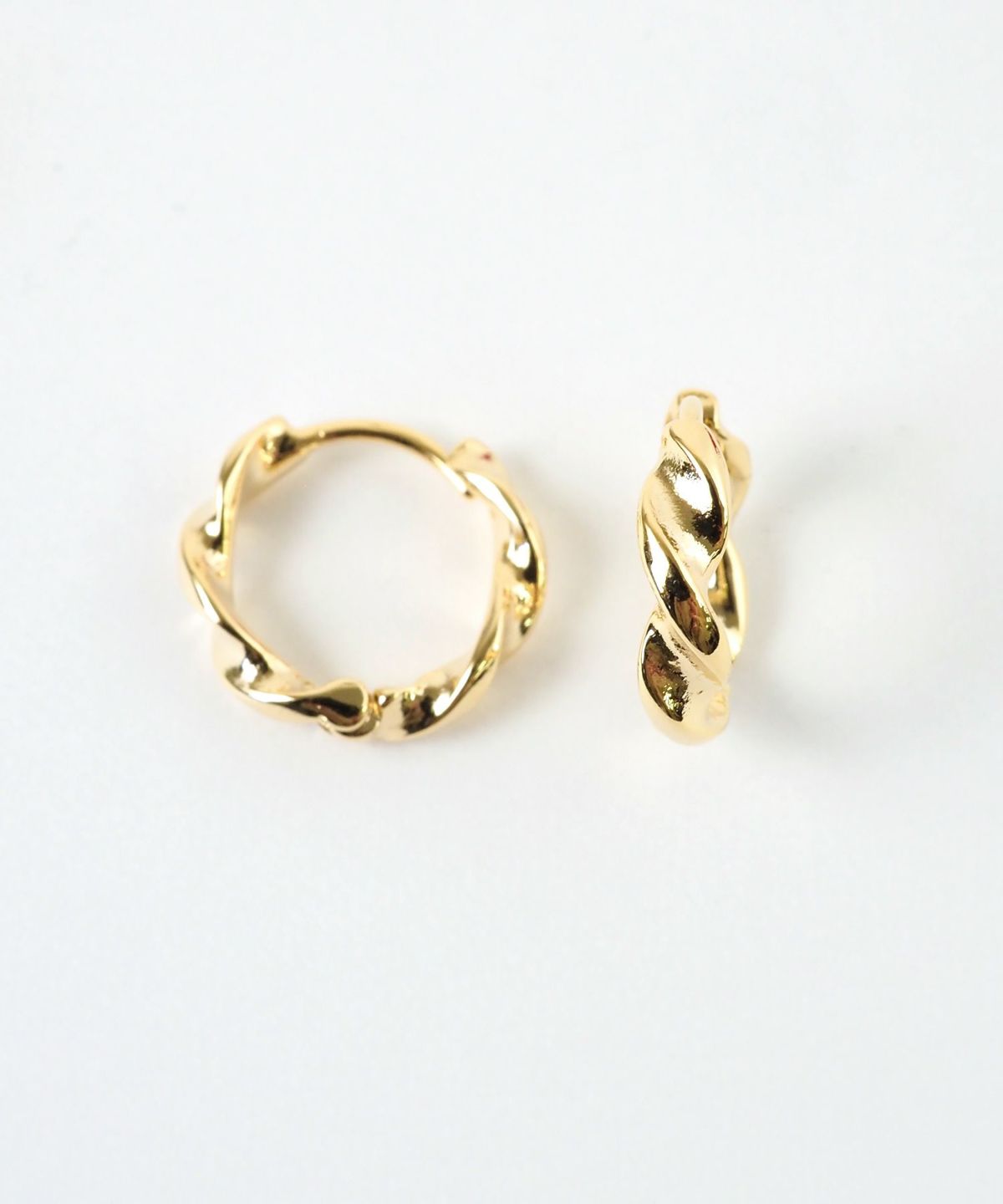 ツイストフープワンタッチピアス