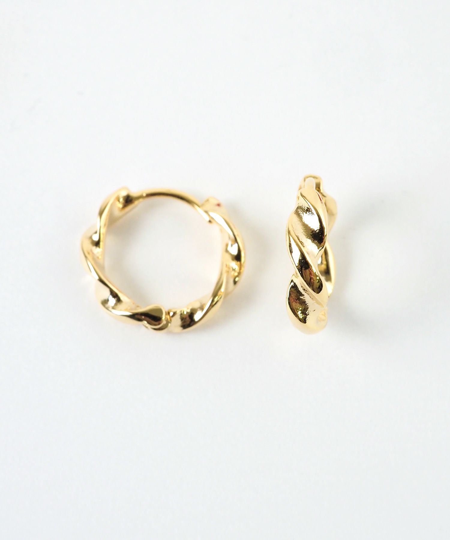 ツイストフープワンタッチピアス