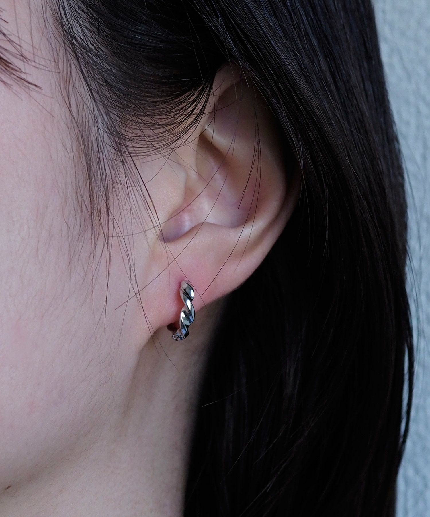 ツイストフープワンタッチピアス